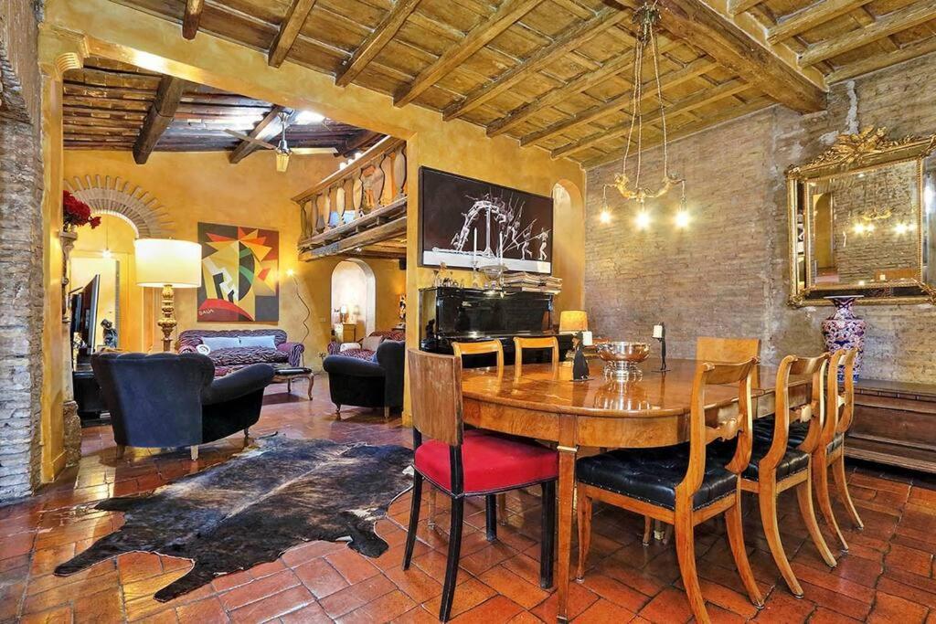 Spectacular Luxury Flat In Trastevere ローマ エクステリア 写真